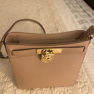 Michael Kors Hamilton Medium Leather Messenger Bag